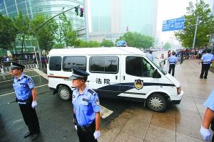 李某某庭上否認(rèn)發(fā)生性關(guān)系 5名嫌疑人均不認(rèn)罪