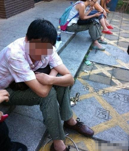 監友：李某是獄警開心果 有伙食費可吃到火腿腸