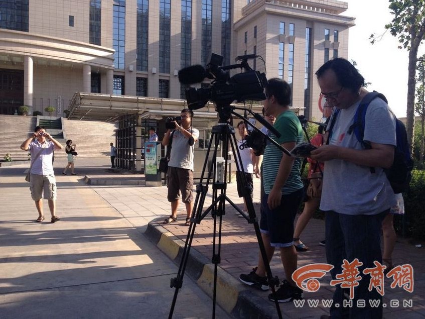 “表哥”被訴受賄25萬元 504萬存款來源不明