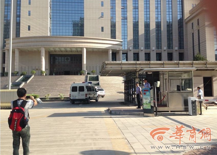 “表哥”被訴受賄25萬元 504萬存款來源不明