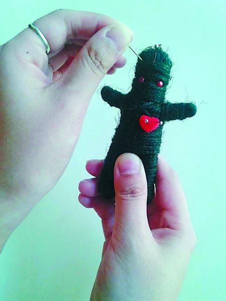 重慶一白領因工作受氣 竟買“巫毒娃娃”詛咒老板