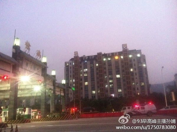 給力浙江！溫暖浙江！網(wǎng)友點(diǎn)贊洪水中的救援力量