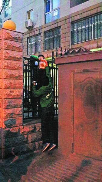 北京一中學出狠招 學生叫外賣記處分（圖）