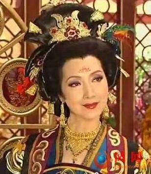 大媽秀腹肌驚呆網(wǎng)友 娛樂圈不老女神大盤點/圖