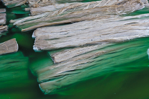 昆明一無證粉條作坊憑手感加色素 已被工商部門查處