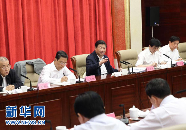 中共中央政治局常委到第一批黨的群眾路線教育實踐活動聯系點出席指導專題民主生活會