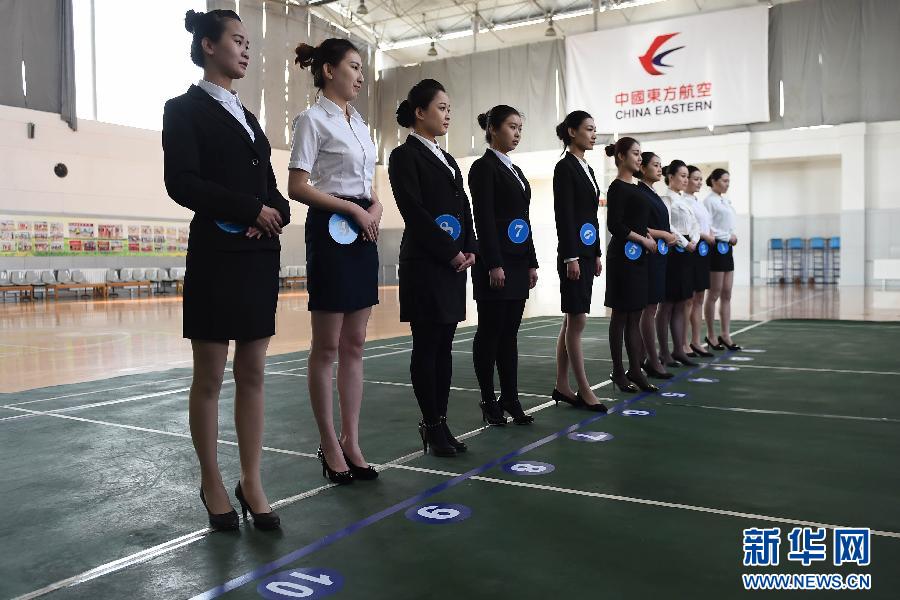 東航在山西招聘空乘 美女帥哥云集