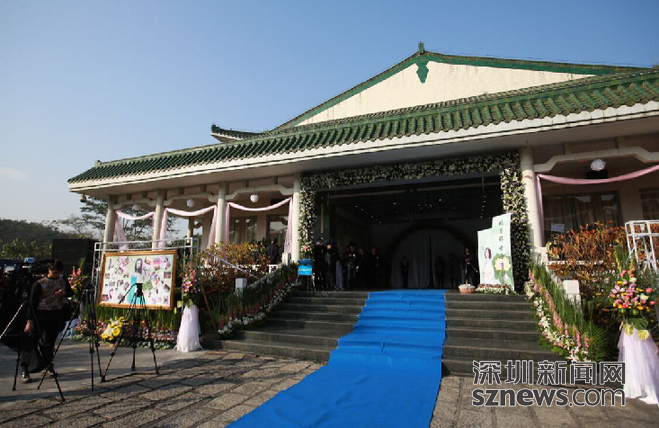 姚貝娜追悼會舉行 歌迷六點起床為“送最后一程”