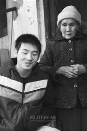 北川“夾縫男孩”：做過3次截肢手術仍打籃球