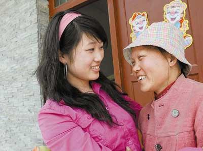 新羌寨跳起歡樂的鍋莊