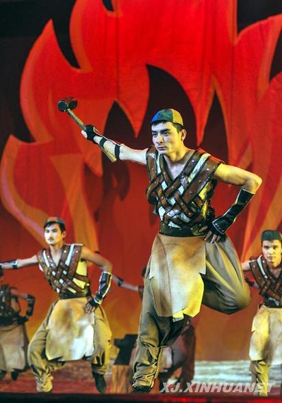 大型歌舞詩劇《刀郎》在烏魯木齊首演