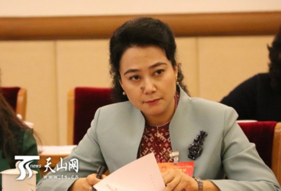 全國人大代表穆合塔拜：普法教育從娃娃抓起