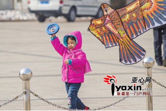 冷空氣來(lái)襲 烏魯木齊12日有小雪 落地化春水