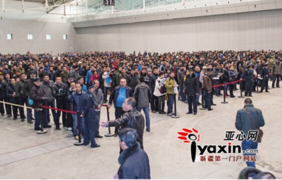 三因素致退費首日市民扎堆 退費不限時市民別熬夜排隊