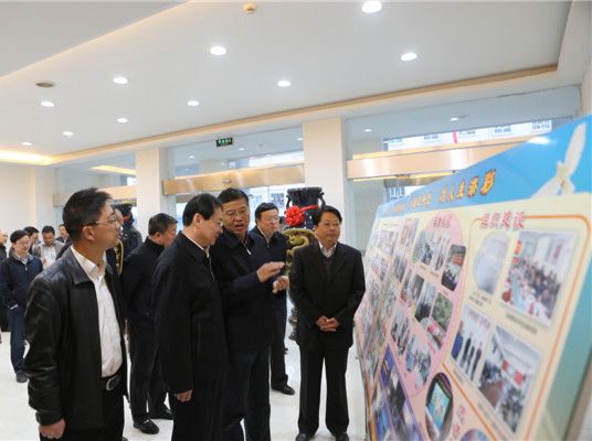 新疆建設(shè)兵團(tuán)司令員劉新奇看望浙江援疆干部