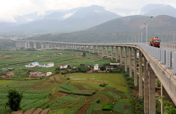 云南將投資5000億元加快交通建設