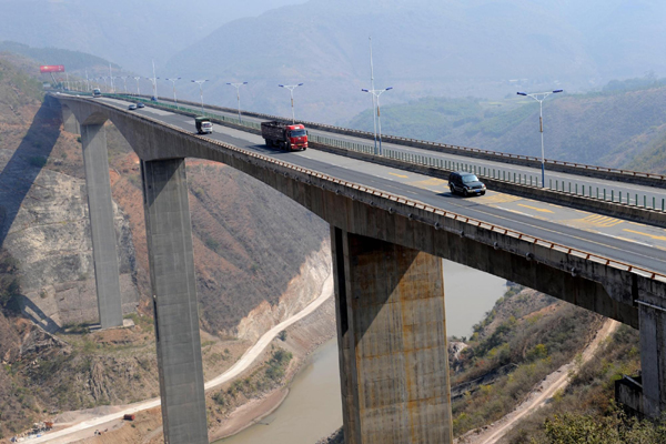 云南將投資5000億元加快交通建設