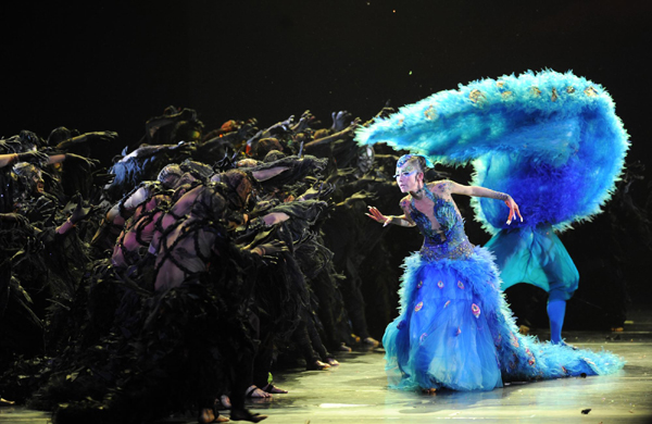 楊麗萍收官之作《孔雀》昆明首演