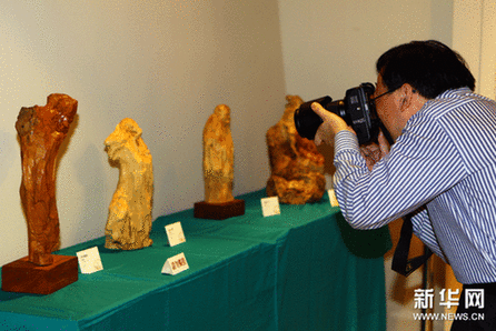 浙江省非物質(zhì)文化遺產(chǎn)精品展亮相臺(tái)北 圖