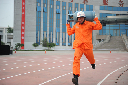 全國(guó)公安消防鐵軍比武 浙江代表隊(duì)旗開(kāi)得勝