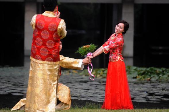 百對新人情定西湖