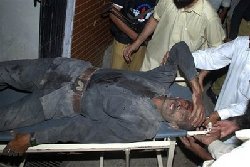 Bomb at Pakistan hotel kills at least 11