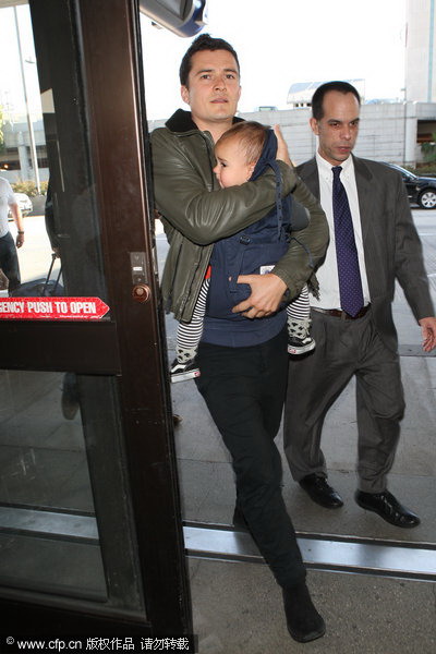 Star Tracks in March:Nicole Kidman and her family at airport