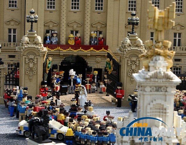 組圖：樂高玩具重現凱特威廉抱愛子首次露面場景 溫馨甜蜜