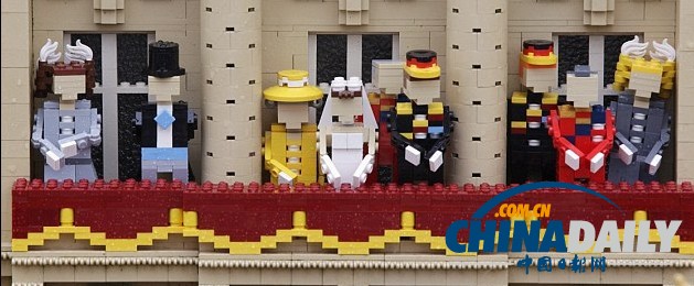 組圖：樂高玩具重現凱特威廉抱愛子首次露面場景 溫馨甜蜜