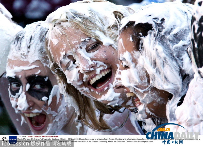 蘇格蘭學生創(chuàng)意無限 臉涂剃須泡沫活動別開生面