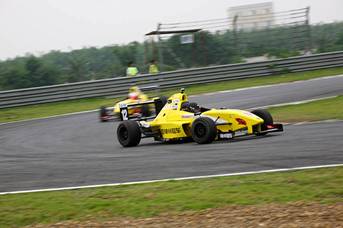 中國方程式大賽激烈開戰 神州租車車隊先聲奪人