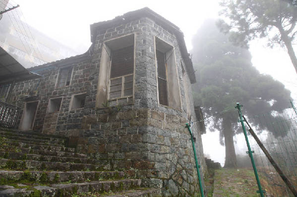 習近平助美國老人圓夢鼓嶺