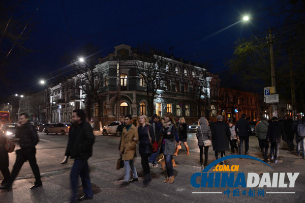 政協(xié)委員張?zhí)N嶺：中國在烏克蘭問題上應(yīng)考慮與俄關(guān)系