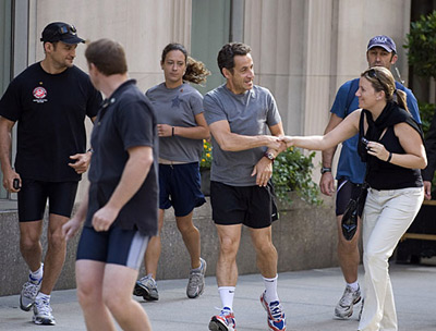 法國總統薩科齊慢跑時短暫昏厥入院觀察