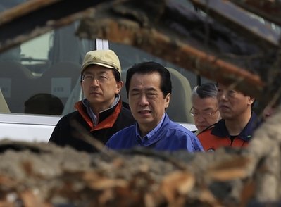 日本首相菅直人首次視察遭海嘯襲擊災(zāi)區(qū)(圖)