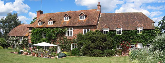 王妃是咱村里人！凱特家鄉(xiāng)一派喜慶村民受邀出席婚禮