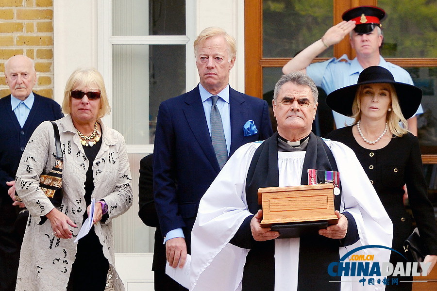 英國:撒切爾夫人骨灰安葬儀式舉行