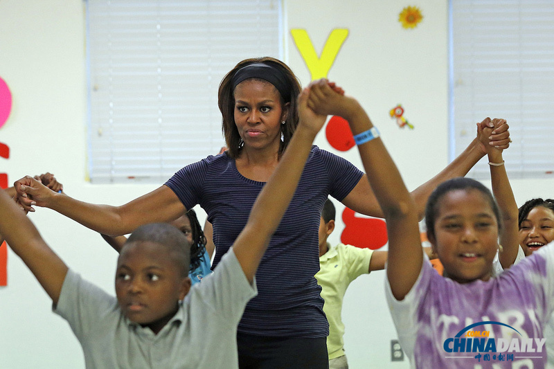 米歇爾再跳“熱舞”宣傳兒童減肥 相關視頻網上走紅