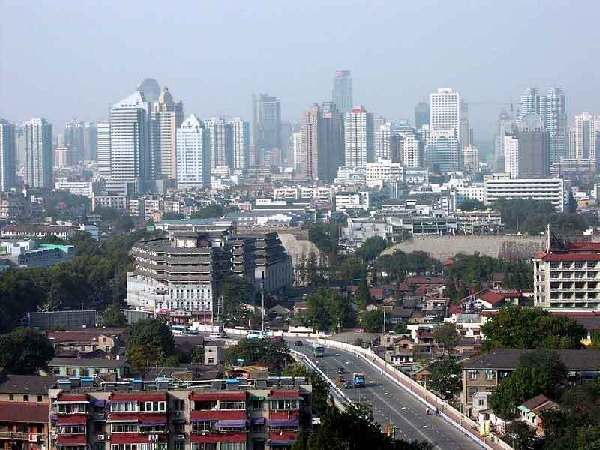 美媒：記者探訪南京樓市目擊住房夢難以實現