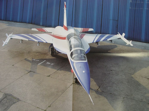 中國“獵鷹”第三代高級教練機研制成功
