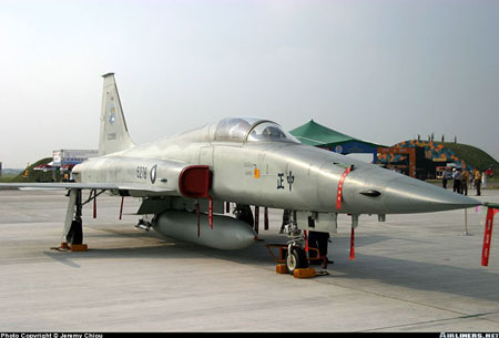 臺(tái)軍飛行員爆退役潮 間接引發(fā)戰(zhàn)力恐慌