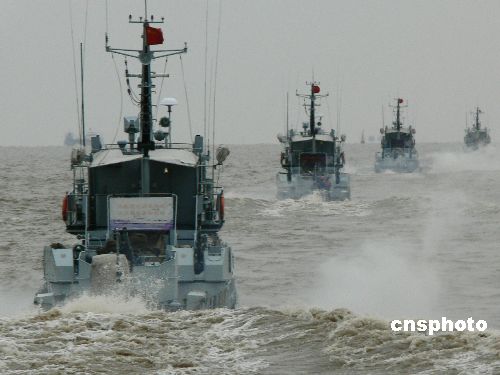 東海艦隊惡劣海況中錘煉戰力