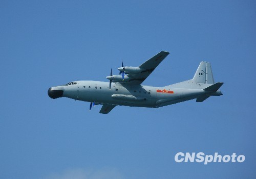 青島海軍航空兵駕戰機新年首飛