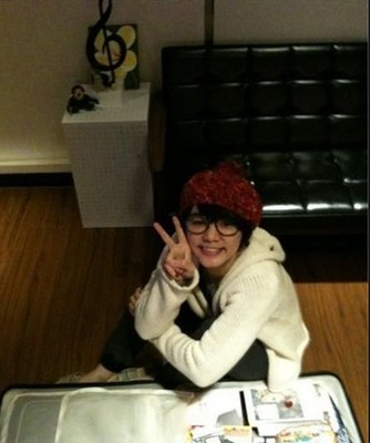 S.H.E徹底解散？ Ella赴美留學自爆機場照