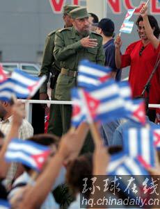 卡斯特羅接受手術 國家權力暫時移交給弟弟