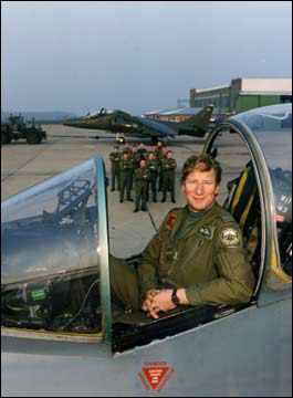 圖：英空軍少將讓屬下考慮自殺性攻擊遭罵 國防部打圓場