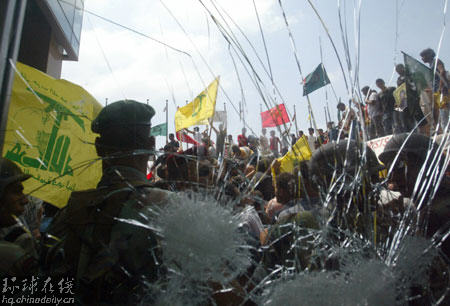 空襲過后 黎巴嫩人“進攻”聯合國辦事處