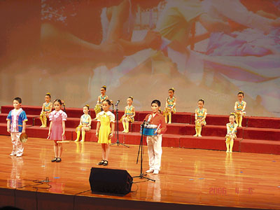 戲劇曲藝小舞臺(tái)，語(yǔ)言藝術(shù)大世界