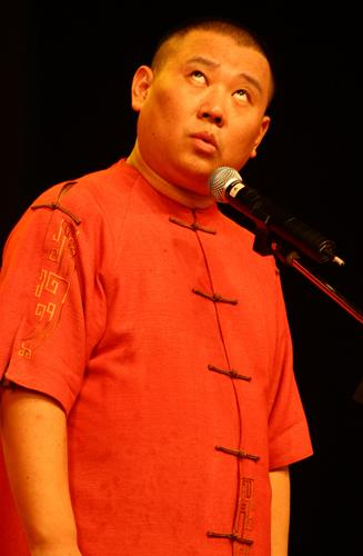 郭德綱與記者逗哏：綁票比說相聲有發展