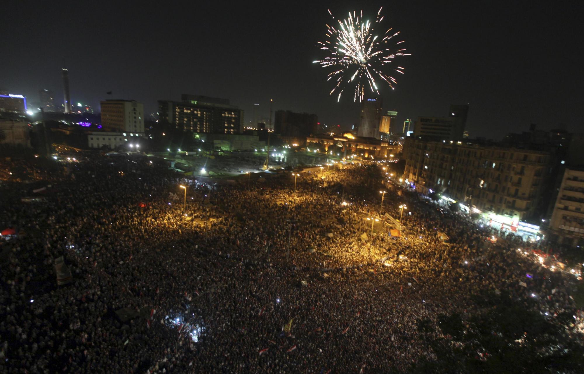 穆巴拉克是否“臨床死亡”眾說(shuō)紛紜 反對(duì)者放煙花慶祝